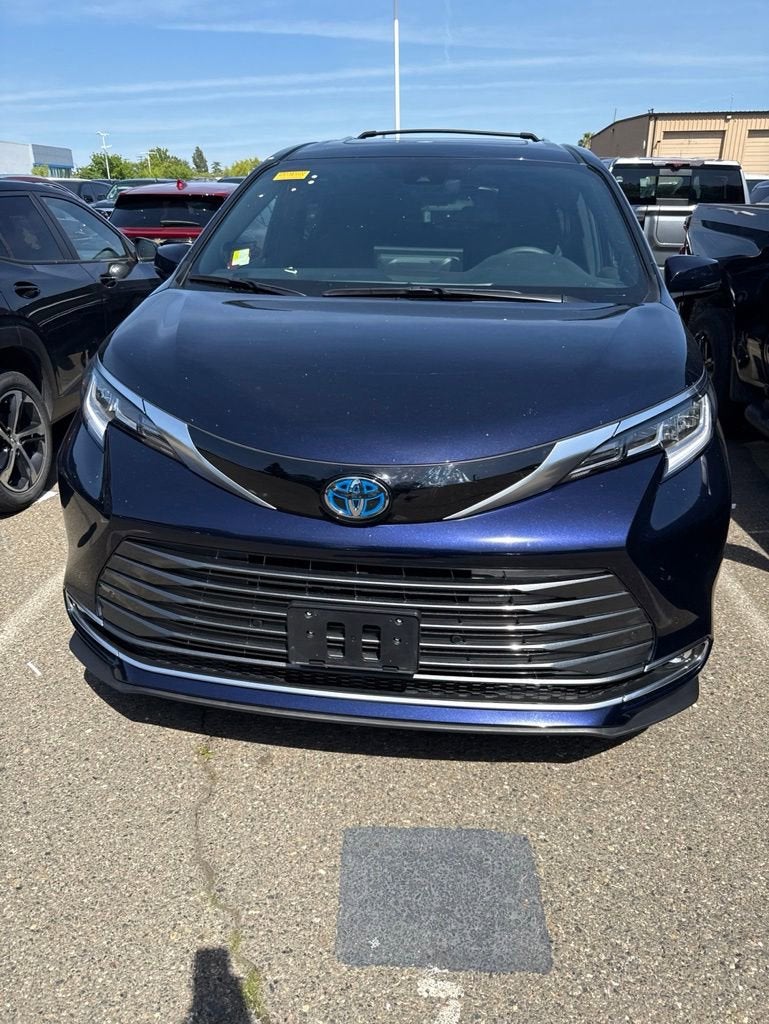 2025 Toyota Sienna Limited