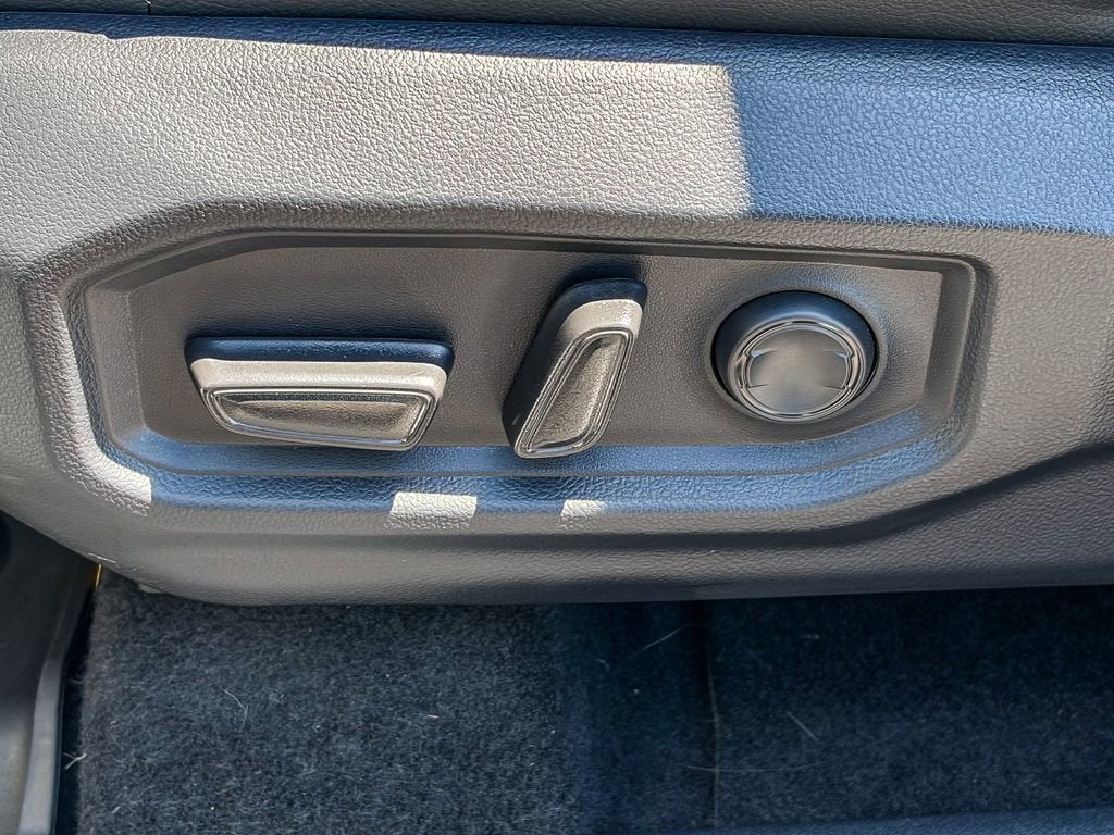 2025 Toyota Tundra 4WD SR5