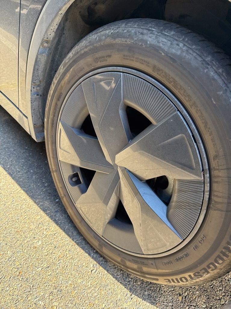 2023 Toyota Prius LE