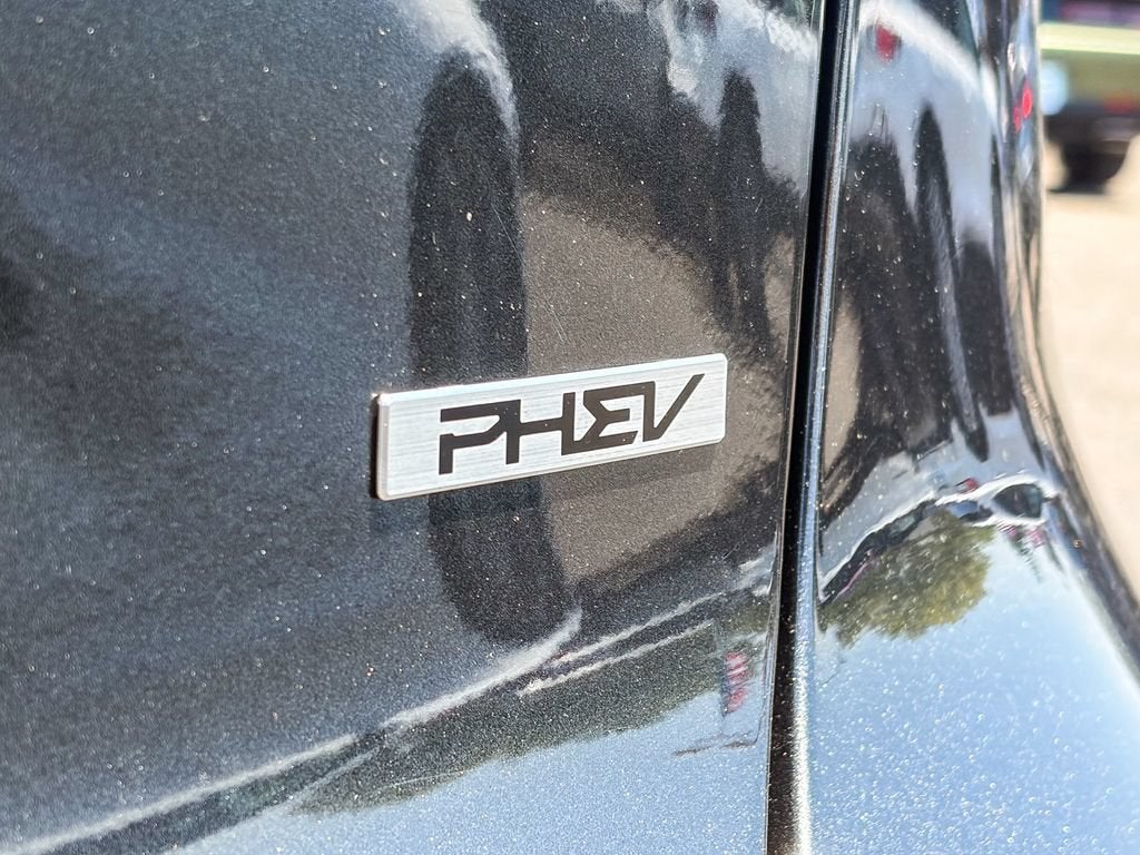 2023 Kia Niro Plug-In Hybrid SX Touring