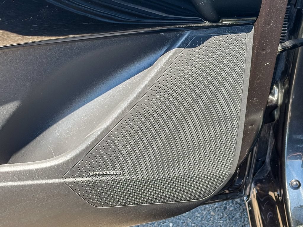 2023 Kia Niro Plug-In Hybrid SX Touring