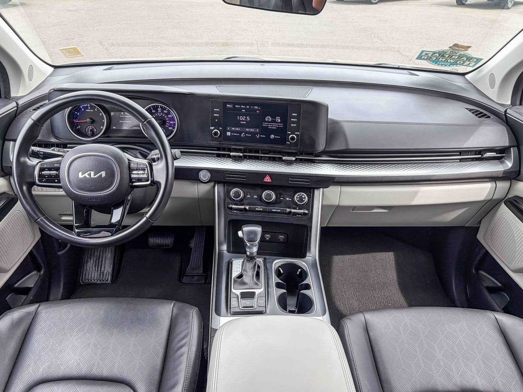 2024 Kia Carnival LX