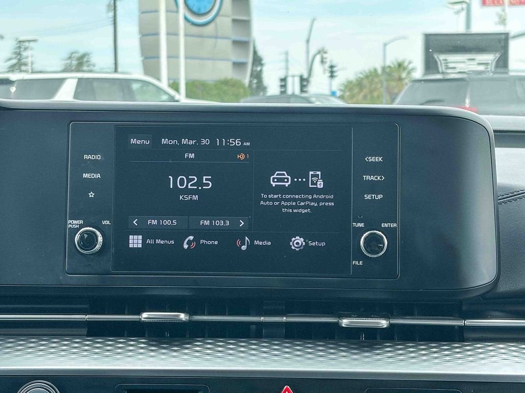 2024 Kia Carnival LX