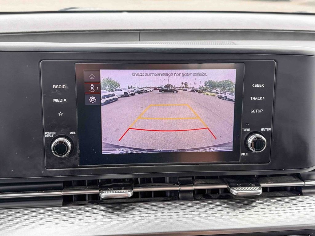 2024 Kia Carnival LX