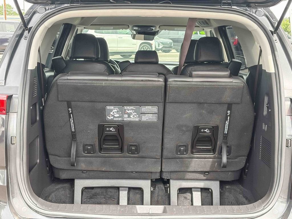 2024 Kia Carnival LX