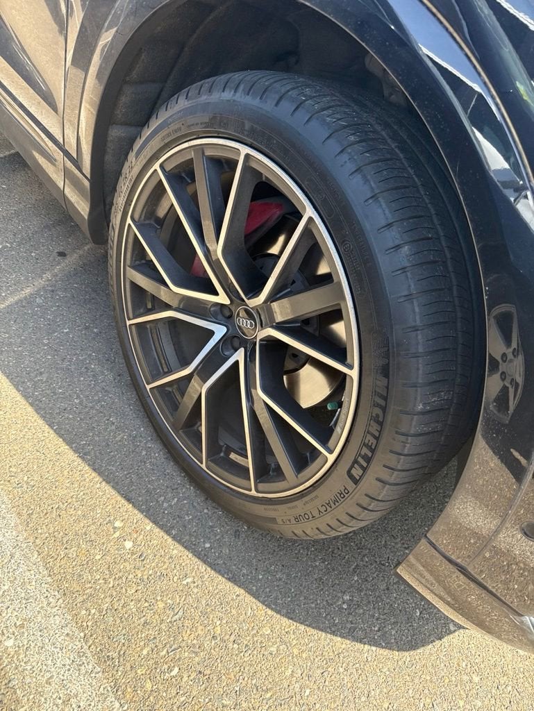 2019 Audi Q8 Premium Plus