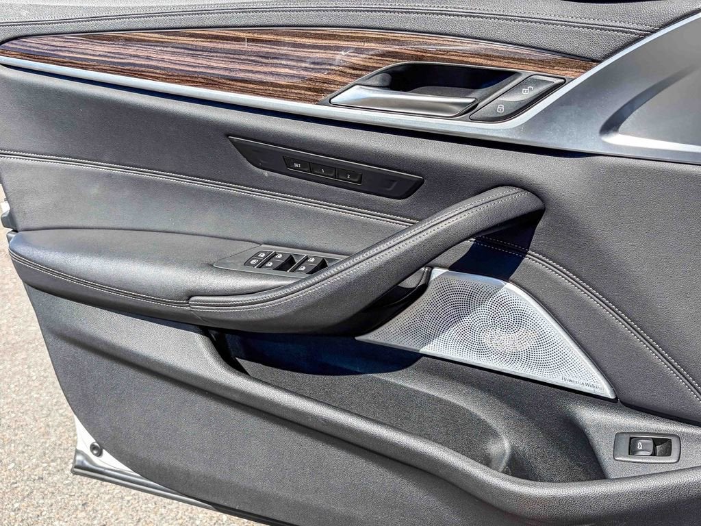 2021 BMW 5 Series M550i xDrive