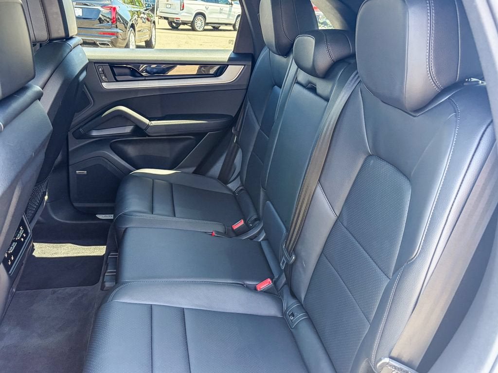 2024 Porsche Cayenne AWD